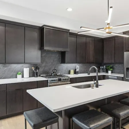 View Only 1 Mile To Downtown With Garage And Rooftop Nashville