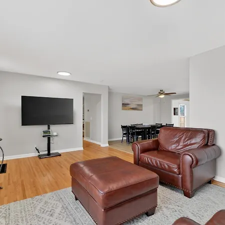 Quiet Retreat Near Opryland & Airport Holiday home *