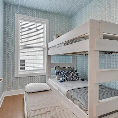 Combined Townhome With 26 Beds - 2 Rooftops! Holiday home *
