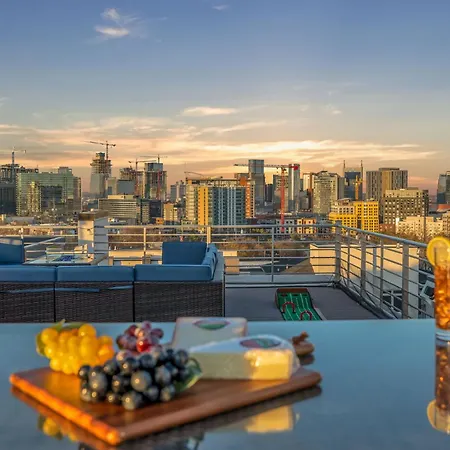 The Skyline Social - Retreat & Private Rooftop Holiday home *