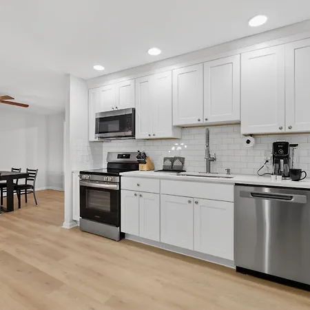 Quiet Retreat Near Opryland & Airport Nashville