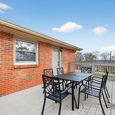 Quiet Retreat Near Opryland & Airport
