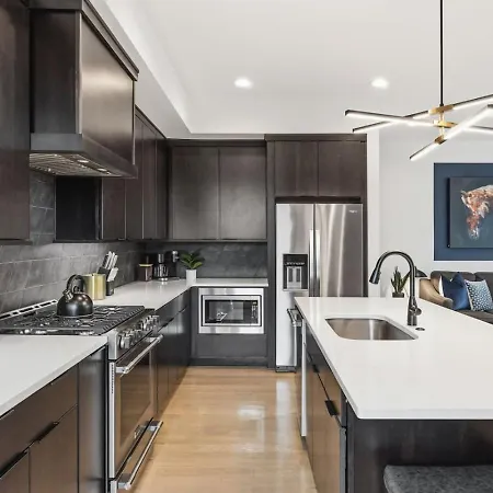 Holiday home View Only 1 Mile To Downtown With Garage And Rooftop Nashville
