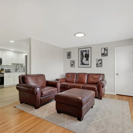 Quiet Retreat Near Opryland & Airport *