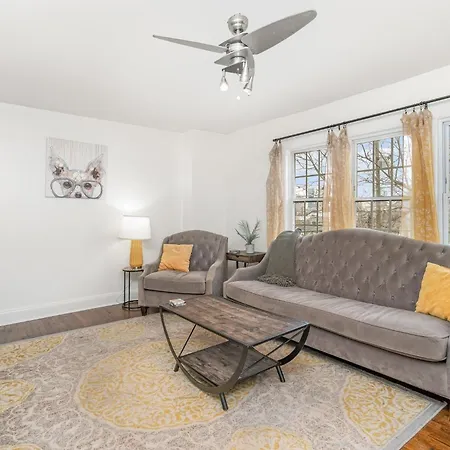 Holiday home Wisp-walk To Bars & Restaurants-mins To Broadway