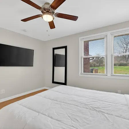 Quiet Retreat Near Opryland & Airport Holiday home