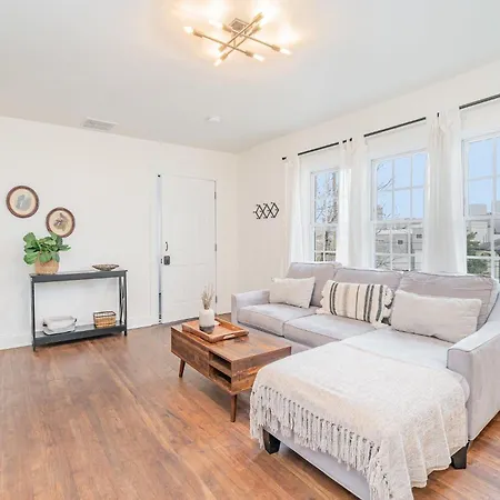 Holiday home Chime - Minutes To Broadway & Germantown