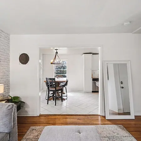 Cozy Gem In 12 South *