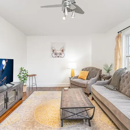 Chroma - 2 Units - Mins To Broadway & Germantown Nashville