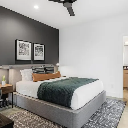 Holiday home View Only 1 Mile To Downtown With Garage And Rooftop Nashville