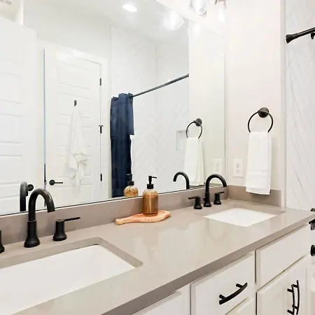 Brand New Townhome In The Heart Of The * Nashville