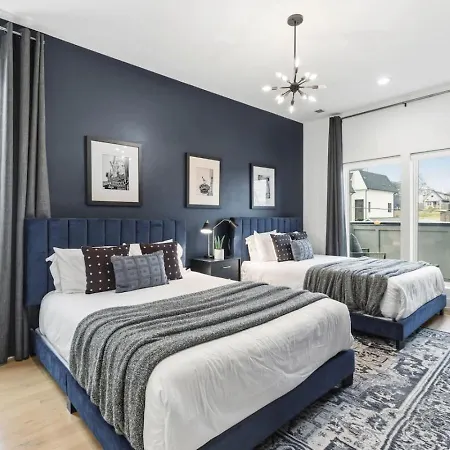 View Only 1 Mile To Downtown With Garage And Rooftop Holiday home *