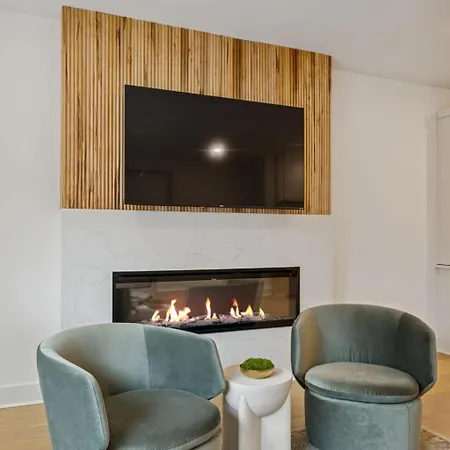 Chic Nash Townhouse Rooftop Patio And Views Nashville