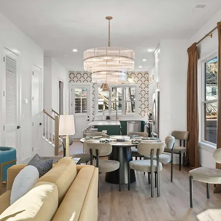 Holiday home The Musgraves - Modern Music Row With Rooftop Nashville