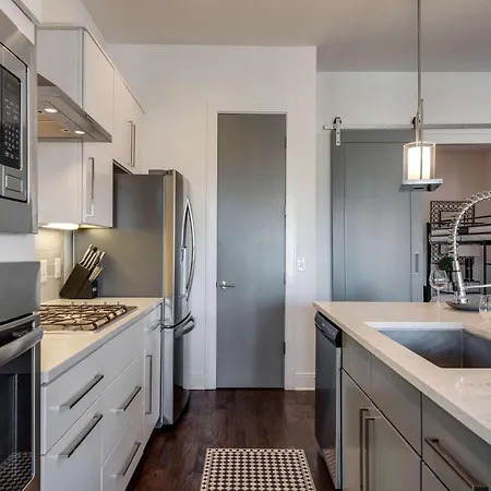 The Skyline Social - Retreat & Private Rooftop Holiday home
