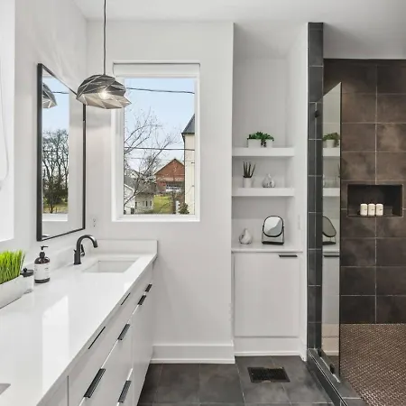 Holiday home View Only 1 Mile To Downtown With Garage And Rooftop Nashville
