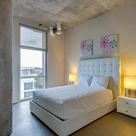 Holiday home Floor Living 1br 30 Day Min With Rooftop Deck Nashville