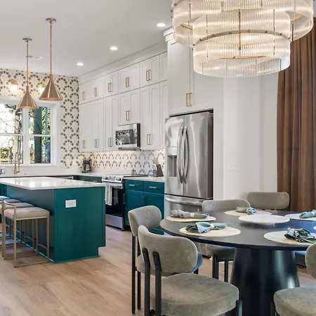 The Musgraves - Modern Music Row With Rooftop Holiday home *