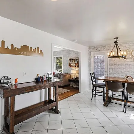 Cozy Gem In 12 South