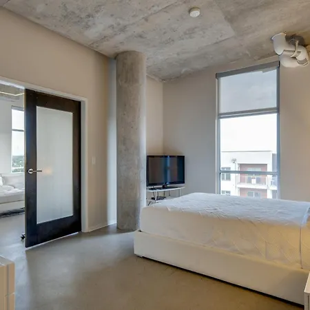 Floor Living 1br 30 Day Min With Rooftop Deck *