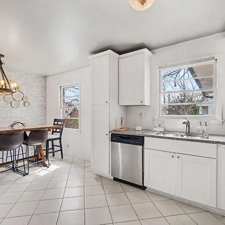 Holiday home Cozy Gem In 12 South