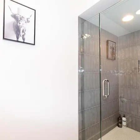 New Luxury 4br With Bar, Arcade, 3 Min To Stadium