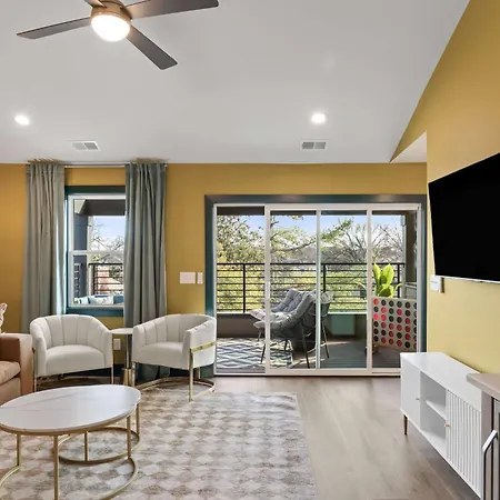 Holiday home The Musgraves - Modern Music Row With Rooftop