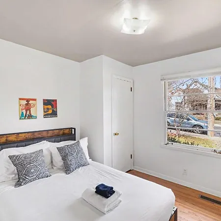 Cozy Gem In 12 South Holiday home