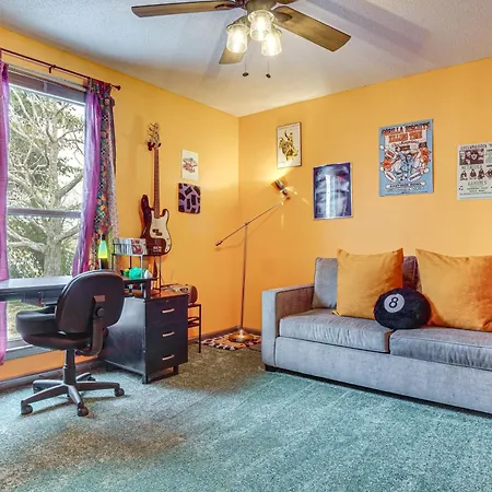 Holiday home Music-themed Family Home! 13 Mi To Dtwn *