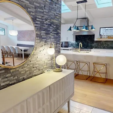 Luxury House Downtown With Private Heated Pool Villa