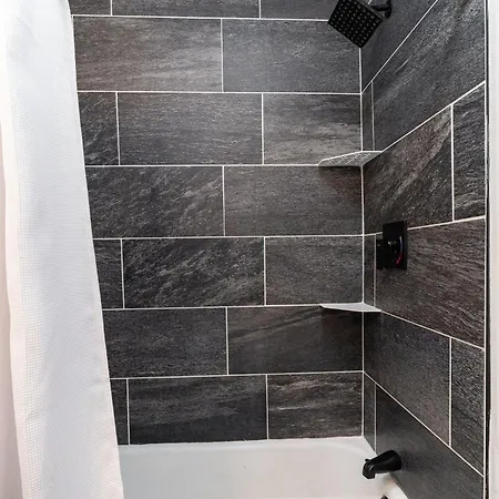 Chroma - 2 Units - Mins To Broadway & Germantown * Nashville
