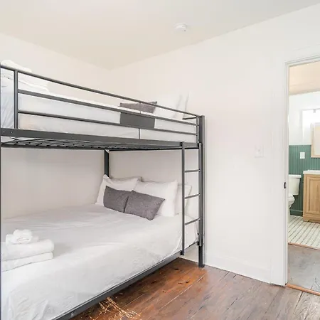 Holiday home Chime - Minutes To Broadway & Germantown
