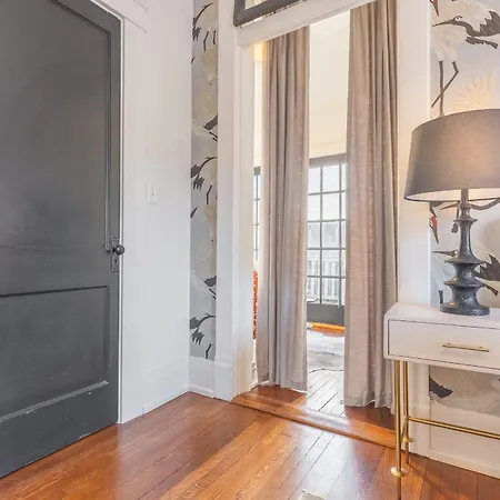 Notes Of Southern Charm - Walkable To Food & Shops Holiday home