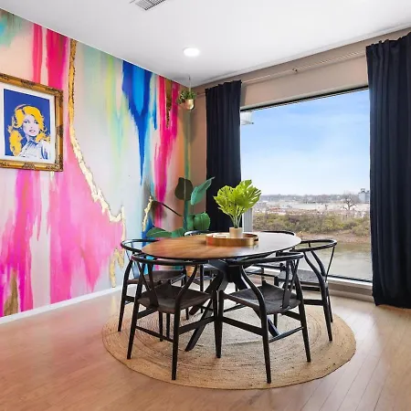 Holiday home Riverfront Luxury - Walk To Downtown Broadway, Private Patio *