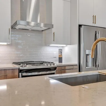 Holiday home Combined Townhome With 26 Beds - 2 Rooftops! Nashville