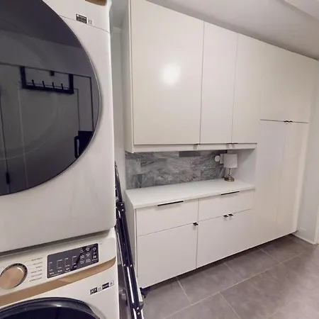 Luxury House Downtown With Private Heated Pool