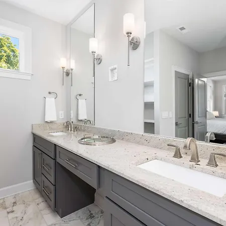 Walkable Hillsboro - Near 12 South & Vandy Holiday home *
