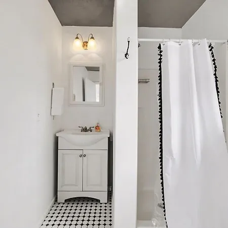 Cozy Gem In 12 South Nashville