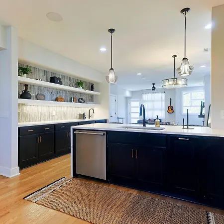Luxury Cowboy Speakeasy, Billiards 3min To Stadium Holiday home *