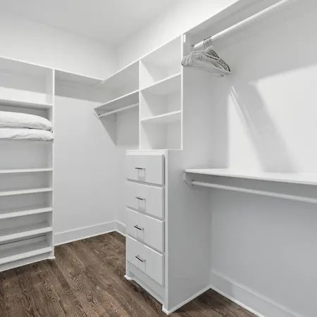 Holiday home Near Vanderbilt And Belmont With Garage, Pool Table *