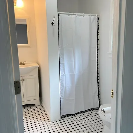 Cozy Gem In 12 South Holiday home *