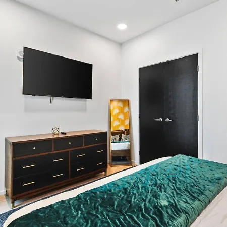 Holiday home Riverfront Walk To Downtown With Garage Parking Nashville
