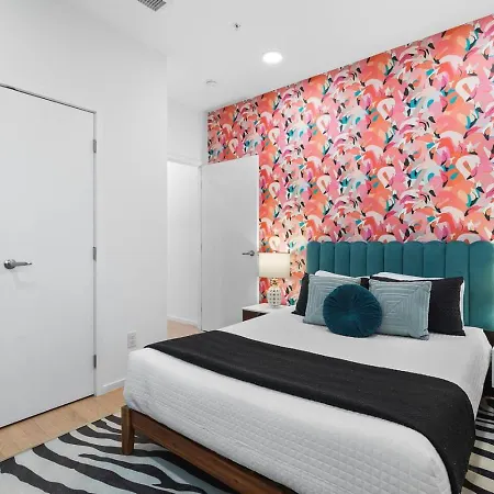 Riverfront Luxury - Walk To Downtown Broadway, Private Patio *