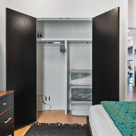 Holiday home Riverfront Walk To Downtown With Garage Parking Nashville