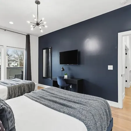View Only 1 Mile To Downtown With Garage And Rooftop Holiday home *