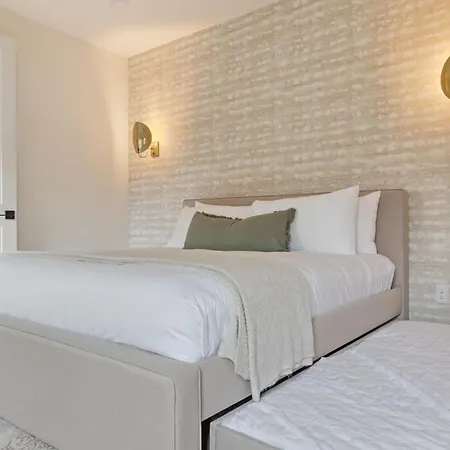 Holiday home The Elmwood & Ashford - 8br Weho Rooftops