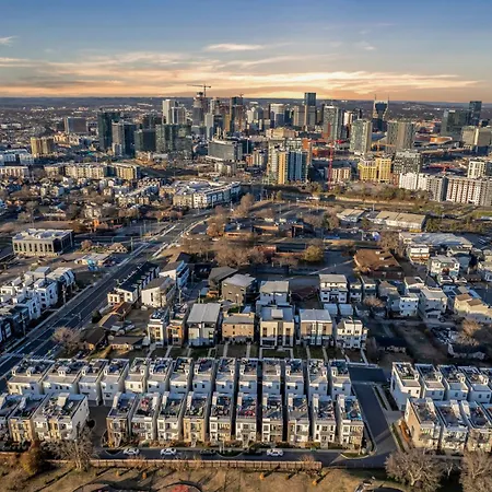 The Skyline Social - Retreat & Private Rooftop * Nashville