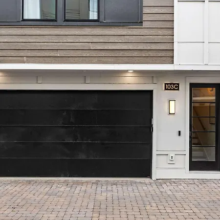 Nash Skyline Views Rooftop With Fire Pit Grill Holiday home