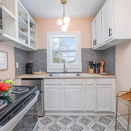 Holiday home - 2 Units - Minutes To Broadway & Germantown Nashville