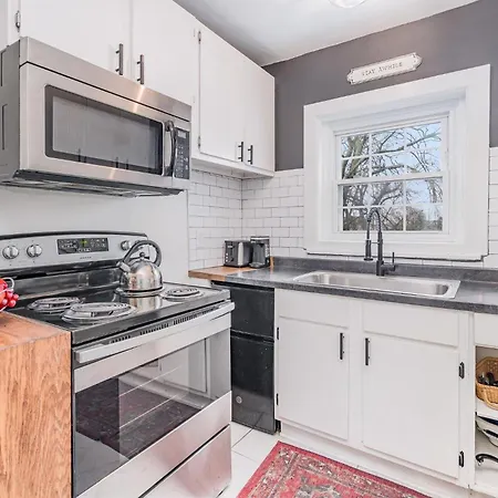 Chroma - 2 Units - Mins To Broadway & Germantown Holiday home